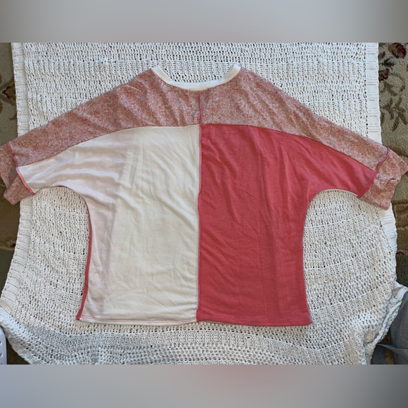 NWOT Haptics Raglan 3/4 sleeve Coral Patchwork shirt/top, size Large - Picture 3 of 7